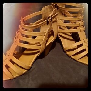 City classified bootie heels